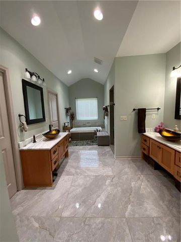 18144 Evans Road, Tonganoxie, KS 66086