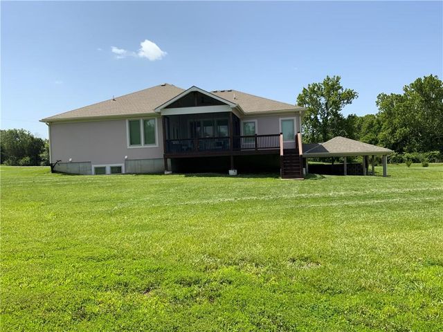 18144 Evans Road, Tonganoxie, KS 66086