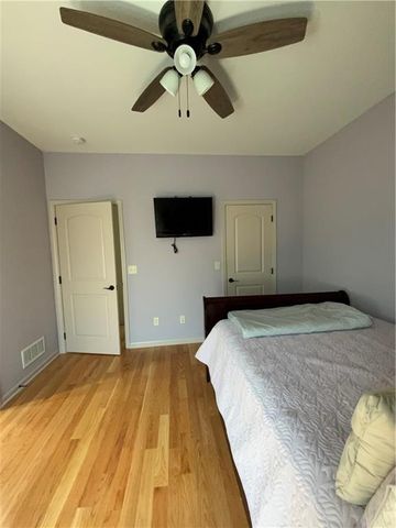 18144 Evans Road, Tonganoxie, KS 66086