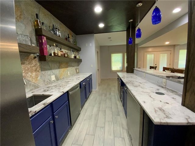 18144 Evans Road, Tonganoxie, KS 66086