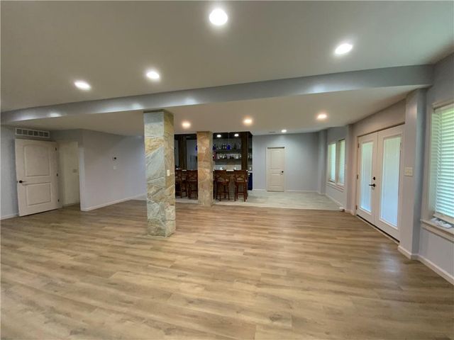 18144 Evans Road, Tonganoxie, KS 66086