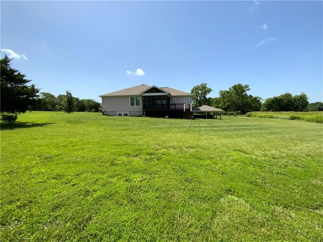 18144 Evans Road, Tonganoxie, KS 66086