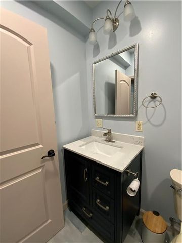 18144 Evans Road, Tonganoxie, KS 66086