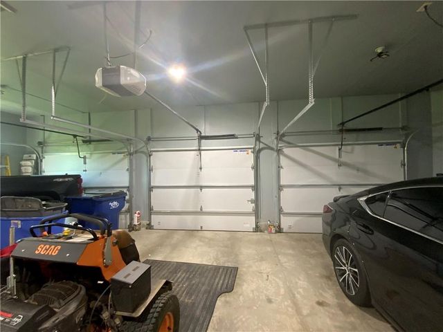 18144 Evans Road, Tonganoxie, KS 66086