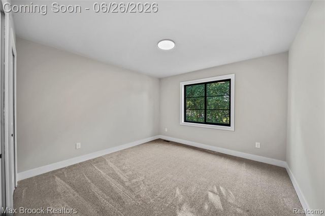 34575 Jefferson Avenue, Harrison Twp, MI 48045