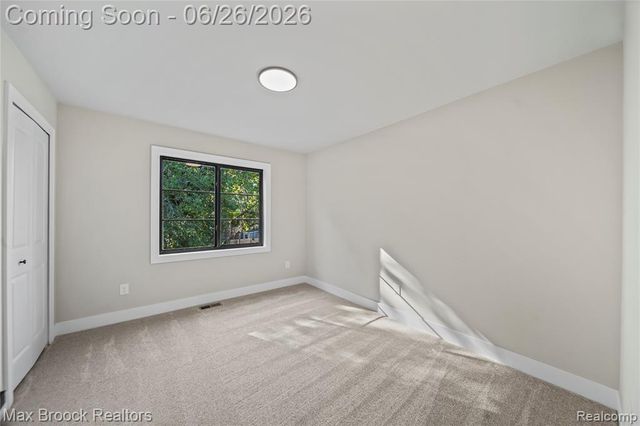 34575 Jefferson Avenue, Harrison Twp, MI 48045