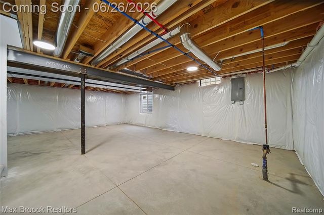 34575 Jefferson Avenue, Harrison Twp, MI 48045