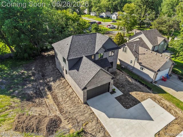 34575 Jefferson Avenue, Harrison Twp, MI 48045