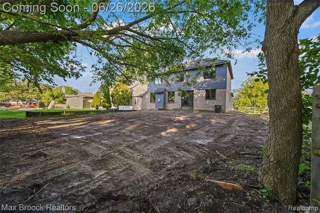 34575 Jefferson Avenue, Harrison Twp, MI 48045