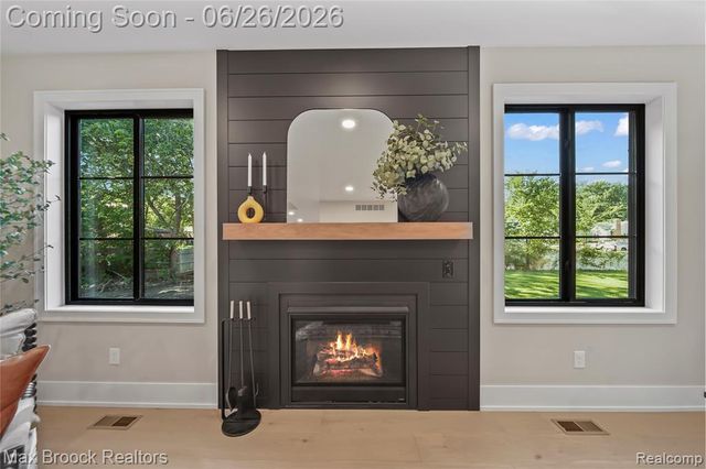 34575 Jefferson Avenue, Harrison Twp, MI 48045