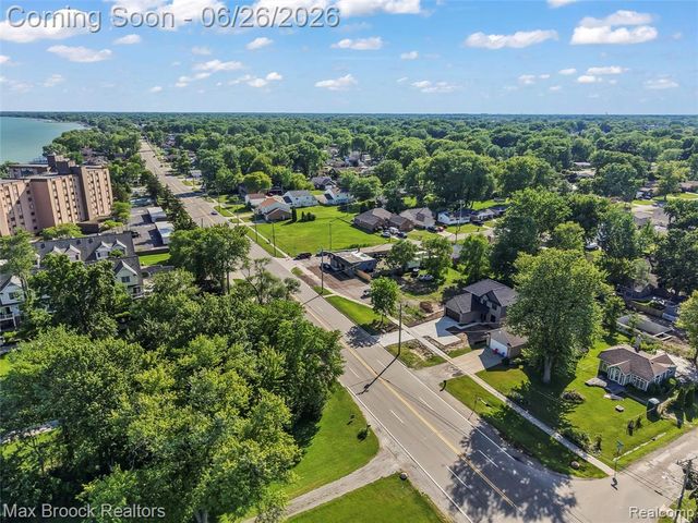 34575 Jefferson Avenue, Harrison Twp, MI 48045