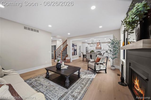 34575 Jefferson Avenue, Harrison Twp, MI 48045