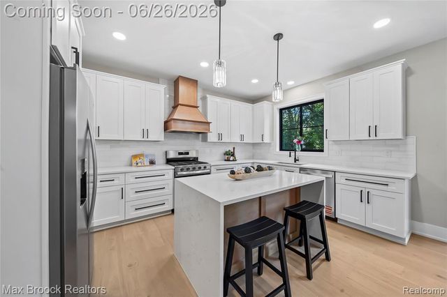 34575 Jefferson Avenue, Harrison Twp, MI 48045