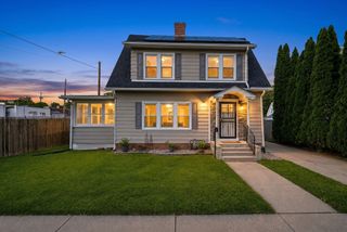 15 Garland St, Springfield, MA 01118