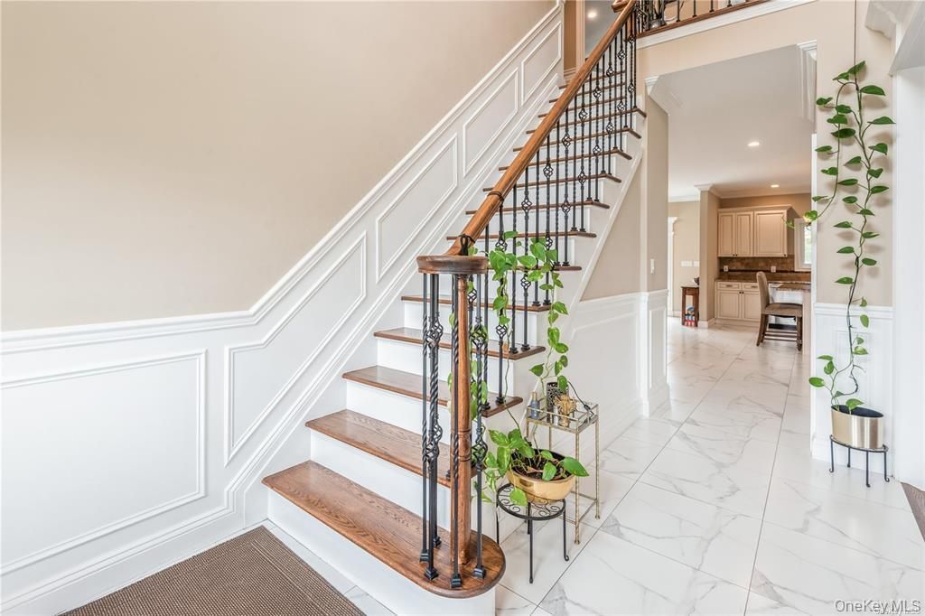 45 Meeting Lane, Hicksville, NY 11801 — photo 5