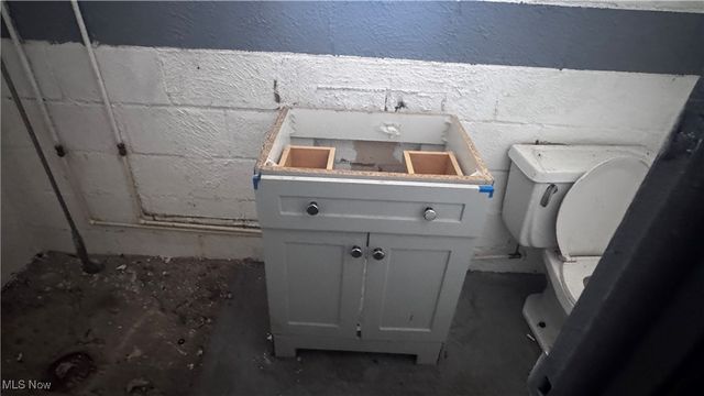 7107 Ivy Avenue, Cleveland, OH 44127