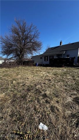 7107 Ivy Avenue, Cleveland, OH 44127