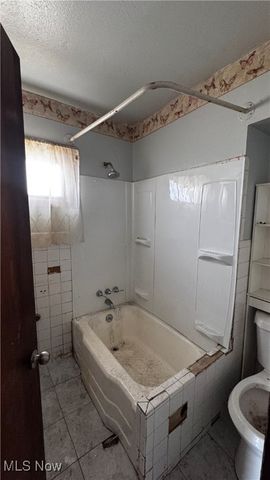 7107 Ivy Avenue, Cleveland, OH 44127