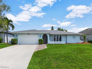 427 SE 21st ST, Cape Coral, FL 33990