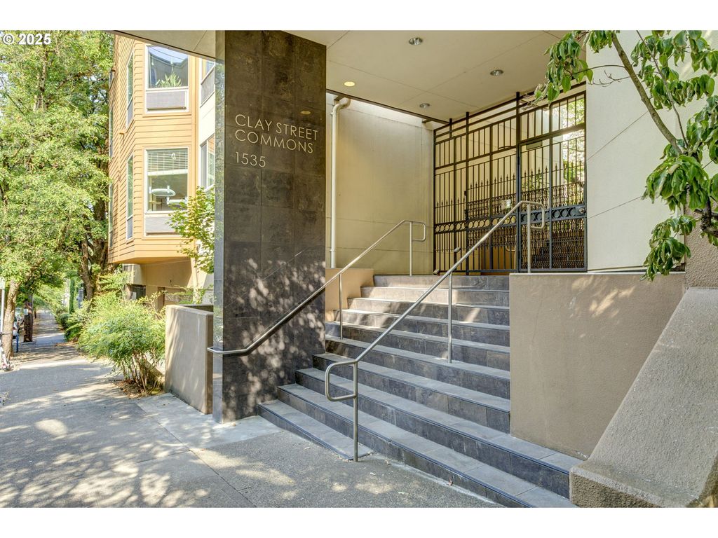 1535 Sw CLAY St 135, Portland, OR 97201