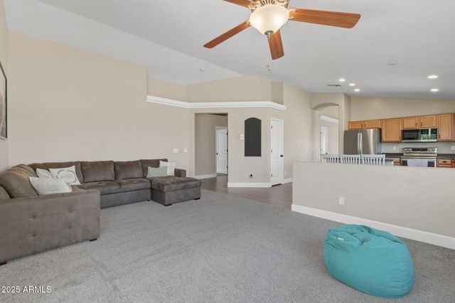 3701 W DANCER Lane, San Tan Valley, AZ 85144