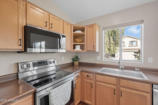 3701 W DANCER Lane, San Tan Valley, AZ 85144