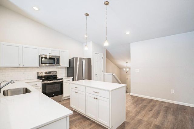 10120 Kearns Court, Portage, MI 49024