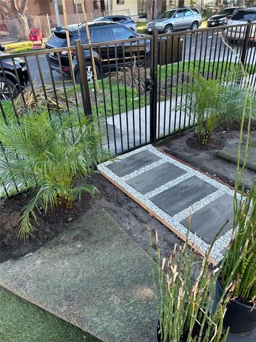 1513 W 60th Street, Los Angeles, CA 90047