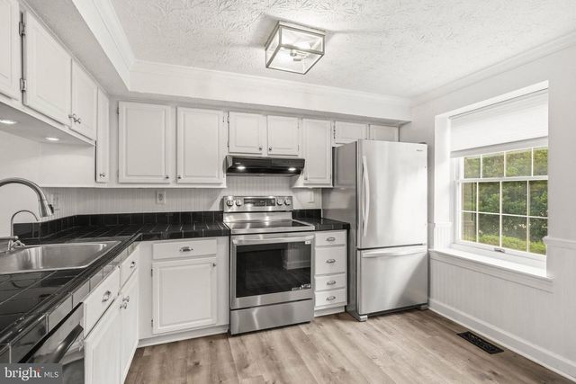 8273 MARY LEE LN, Laurel, MD 20723