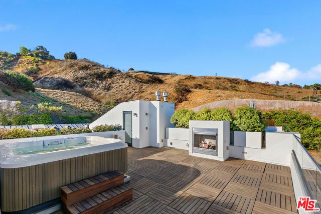 22065 Pacific Coast Highway 7, Malibu, CA 90265