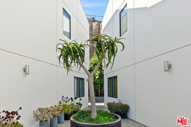 22065 Pacific Coast Highway 7, Malibu, CA 90265