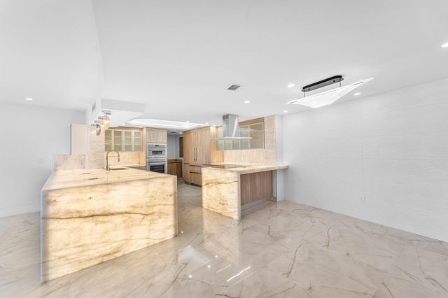 700 S Ocean Boulevard 504, Boca Raton, FL 33432