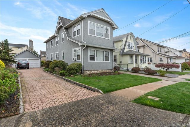 68 Stephenson Boulevard, New Rochelle, NY 10801