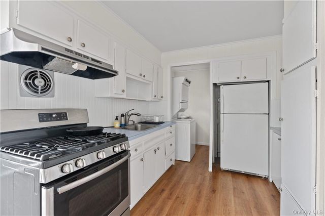 68 Stephenson Boulevard, New Rochelle, NY 10801