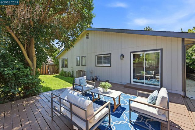 3611 Sunview Ct, Concord, CA 94520