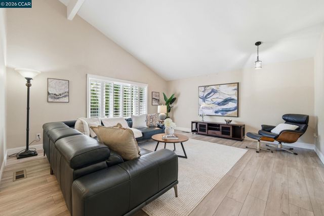 3611 Sunview Ct, Concord, CA 94520