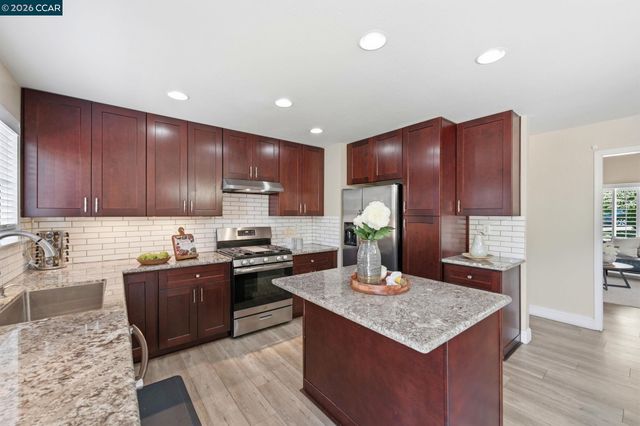 3611 Sunview Ct, Concord, CA 94520