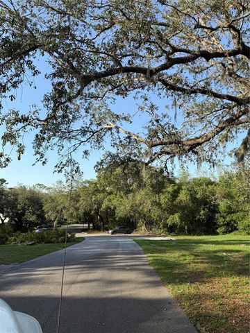 821 PINEWOOD COURT 821, Haines City, FL 33844