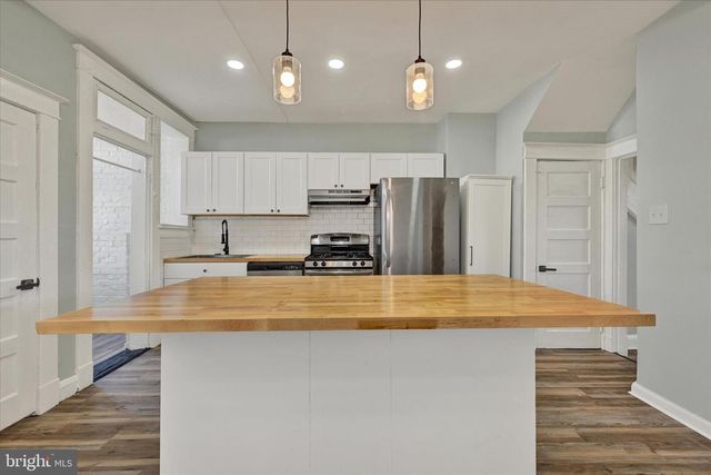 3118 NORMOUNT AVE, Baltimore, MD 21216