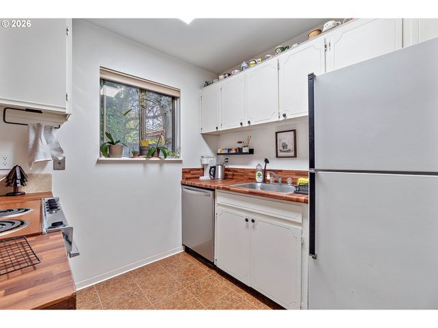 816 Se NEHALEM St, Portland, OR 97202