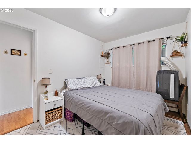 816 Se NEHALEM St, Portland, OR 97202