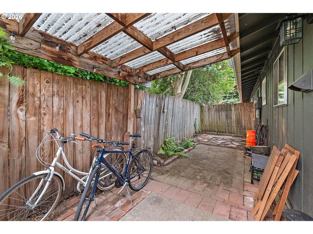 816 Se NEHALEM St, Portland, OR 97202