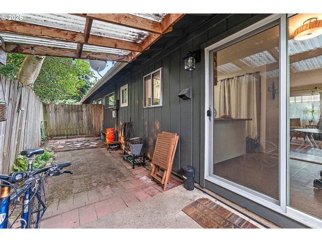 816 Se NEHALEM St, Portland, OR 97202