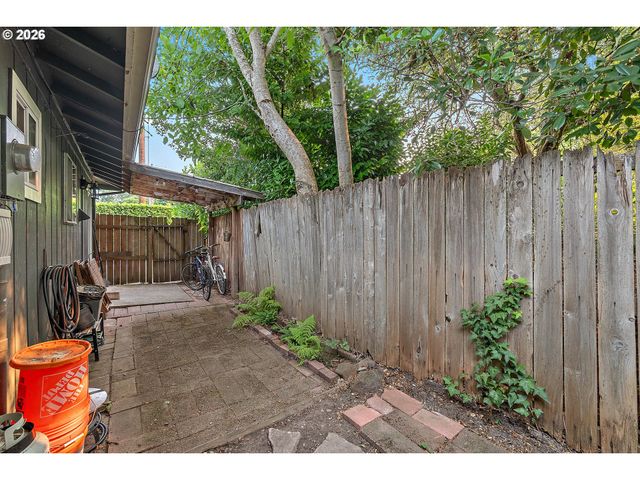 816 Se NEHALEM St, Portland, OR 97202