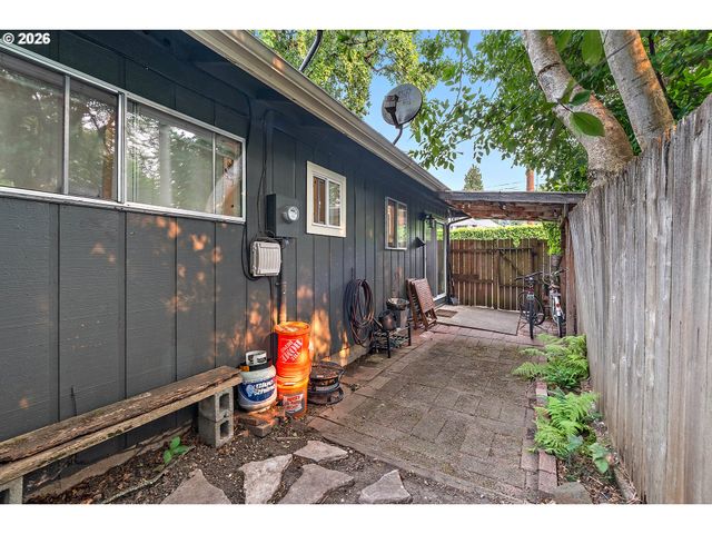 816 Se NEHALEM St, Portland, OR 97202