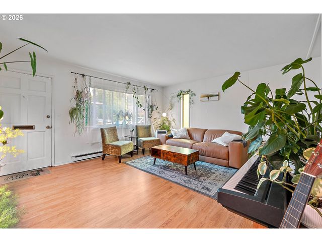 816 Se NEHALEM St, Portland, OR 97202