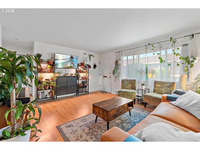816 Se NEHALEM St, Portland, OR 97202