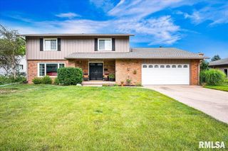 1824 VALENCIA Place, Pekin, IL 61554