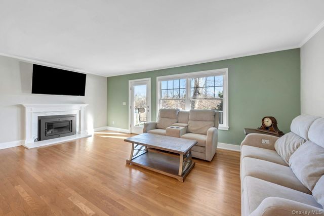 36 Lynwood Road, Scarsdale, NY 10583