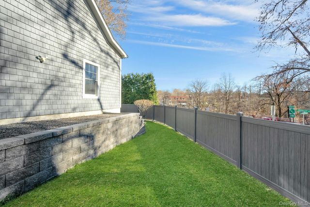 36 Lynwood Road, Scarsdale, NY 10583